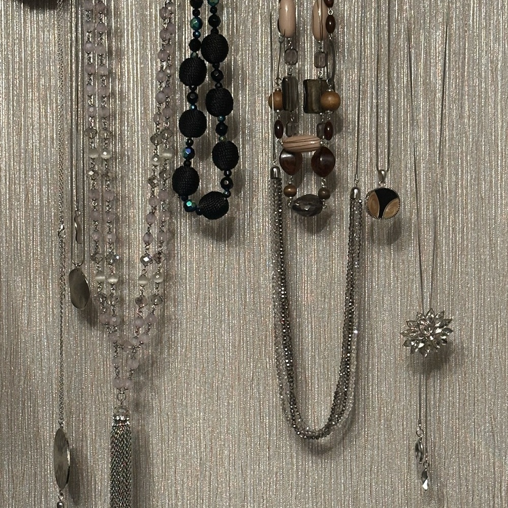 8 Necklaces & 7 Earrings - Picture 2 of 9